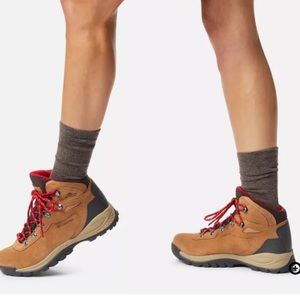 Columbia womens hiking boots size 7